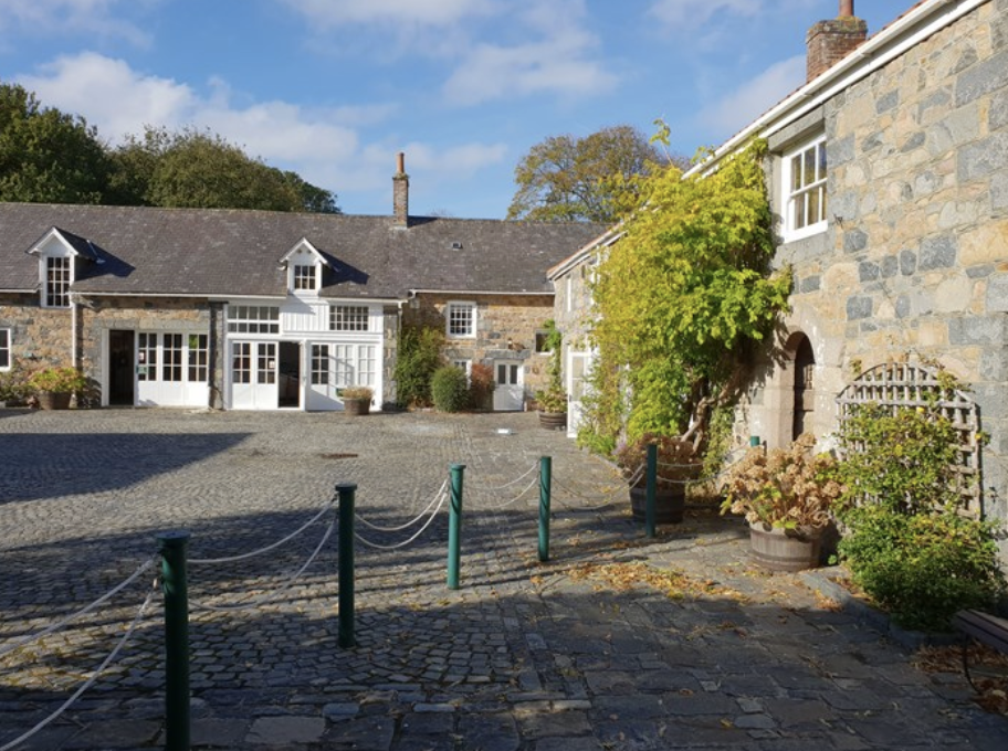 The National Trust of Guernsey: Courtyard Concert at the Folk & Costume Museum with Normandy ensemble ‘Lihou’