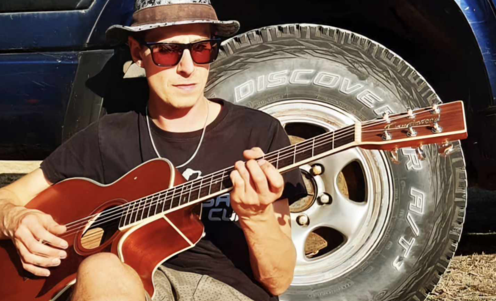 Dan Guilbert - Live at The Duck