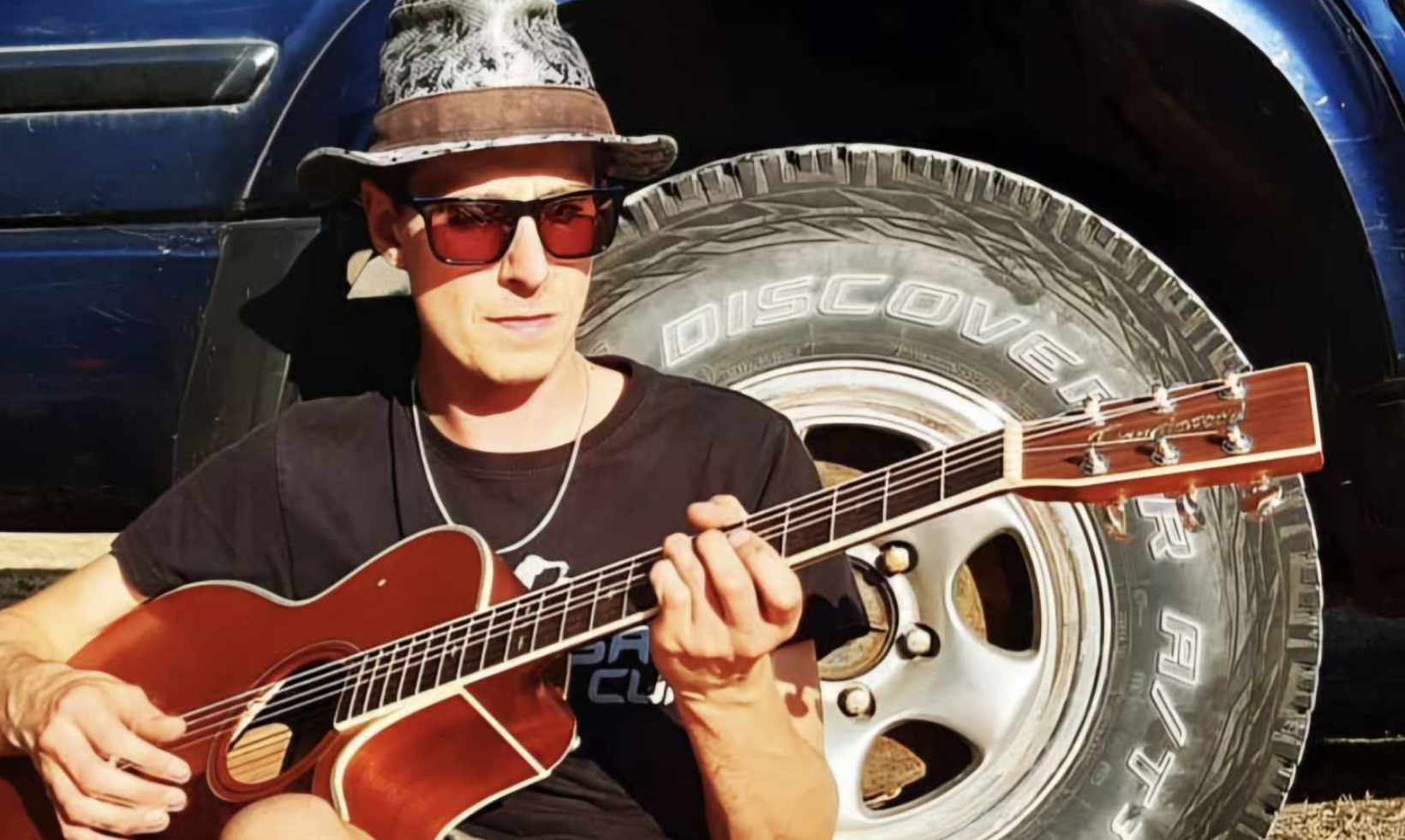 Dan Guilbert - Live at The Duck