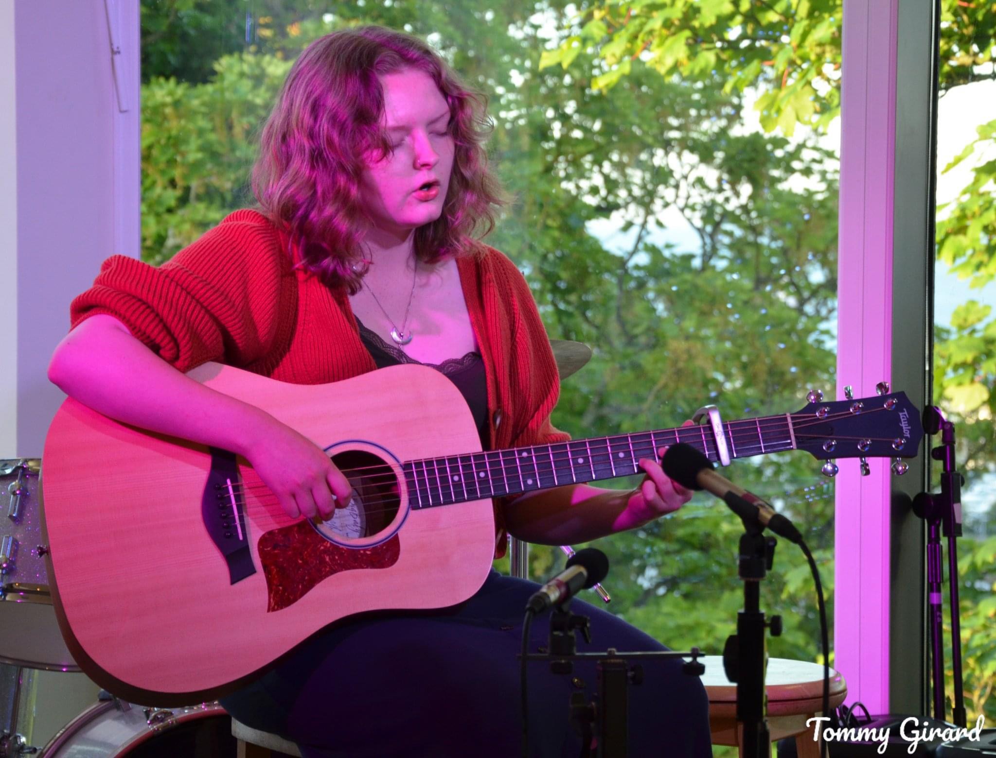 Kiya Ashton live at The Duck