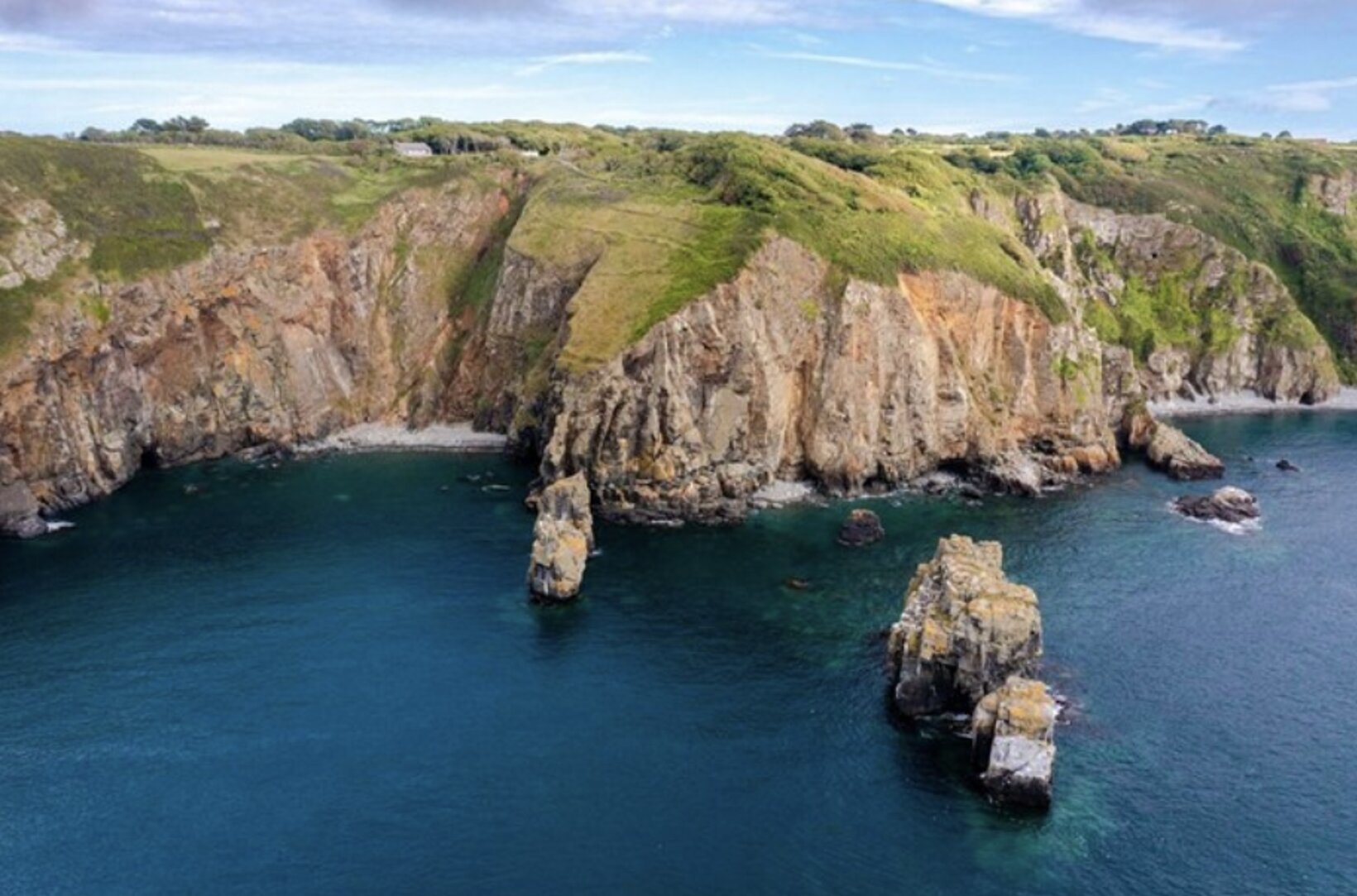 Île d'Argent: Sark's Norman Metal Festival
