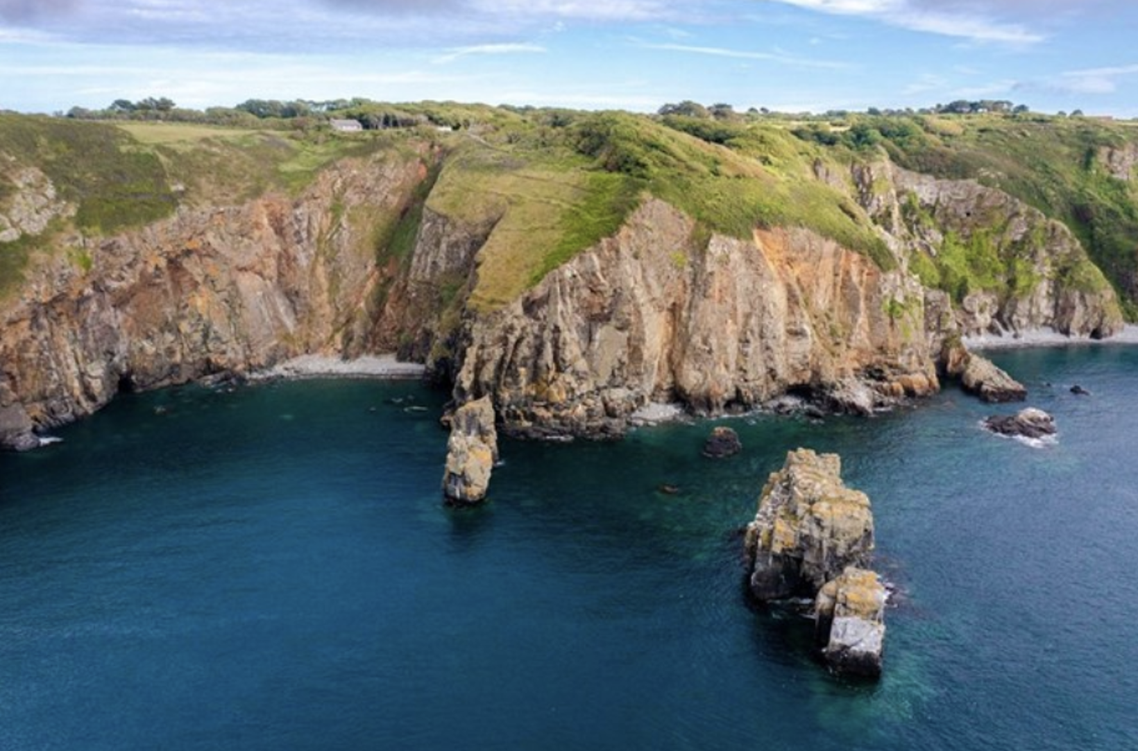 Île d'Argent: Sark's Norman Metal Festival